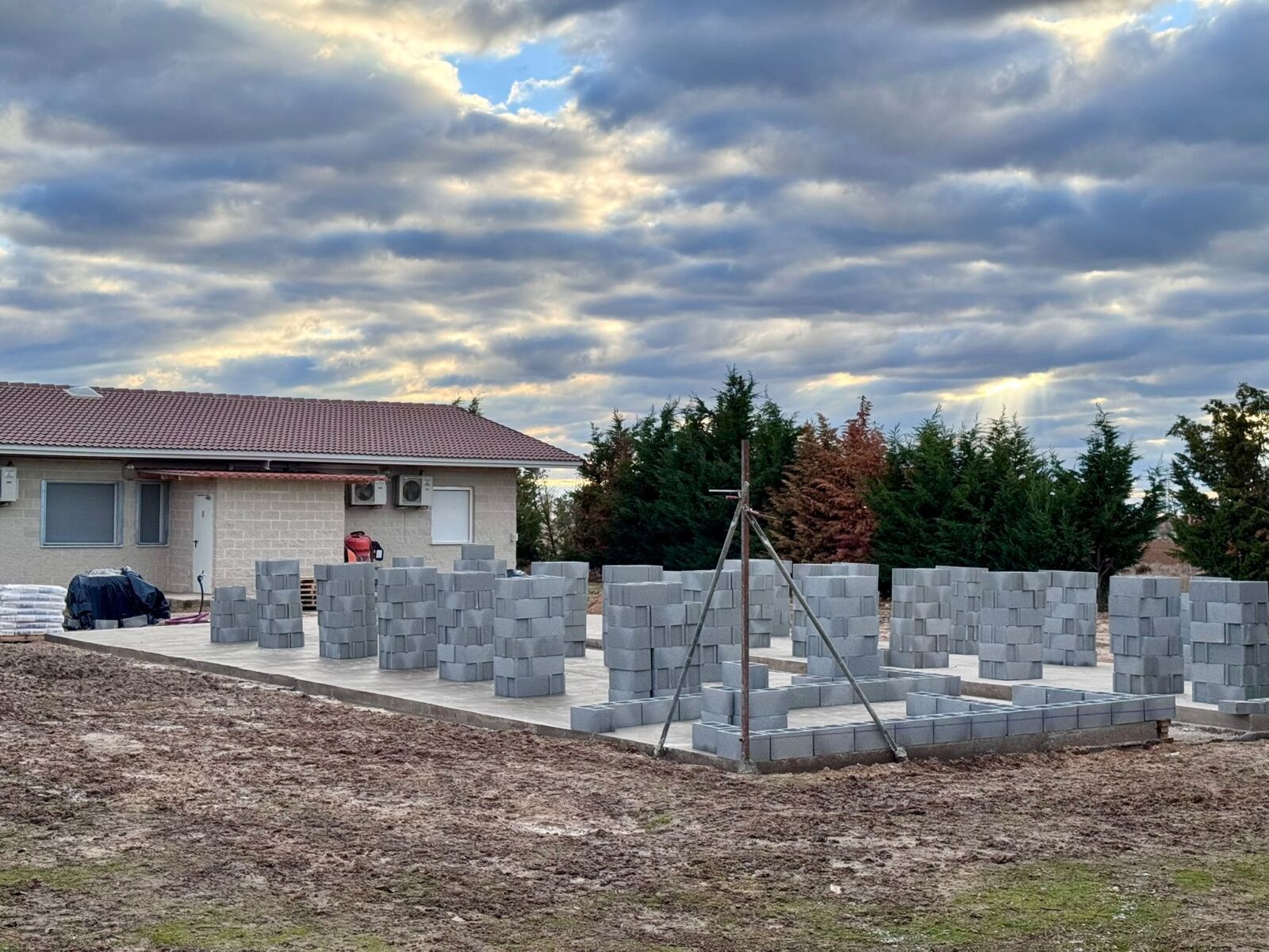 Weiteres Hundehaus bei ANAA Madrid